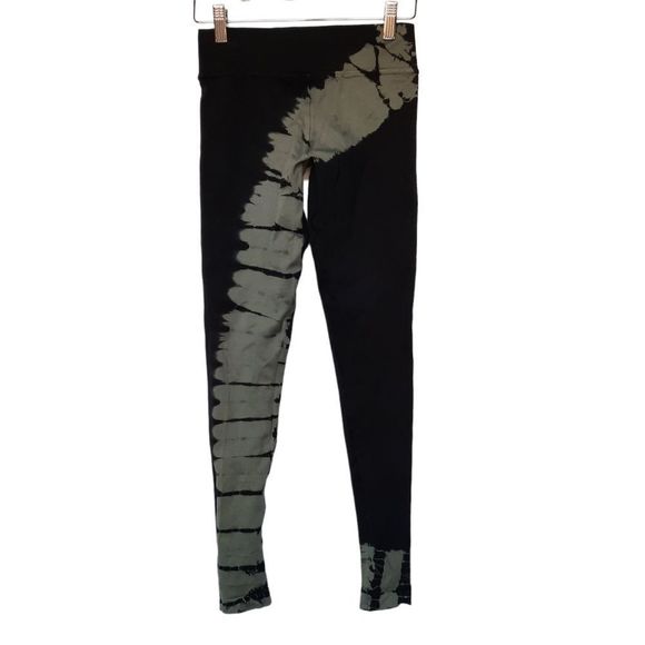 SoulCycle Black Tie Dye Leggings Size Small - Picture 11 of 13